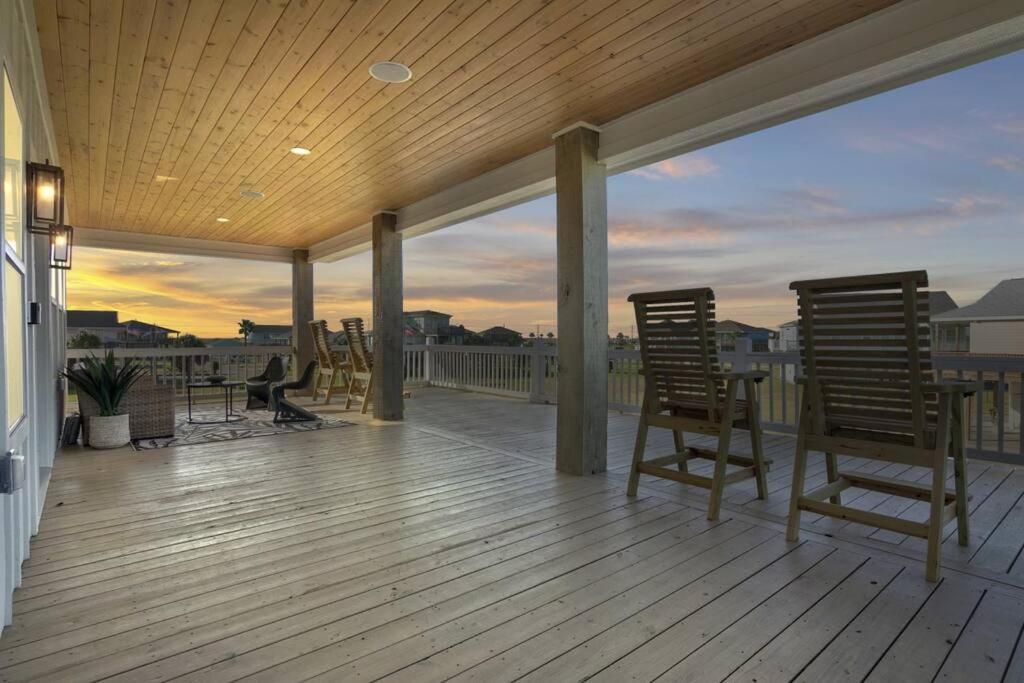 Walk To Beach, King Bed, Golf Cart, Sea The Light *