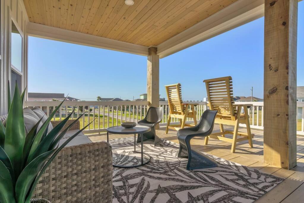 Walk To Beach, King Bed, Golf Cart, Sea The Light