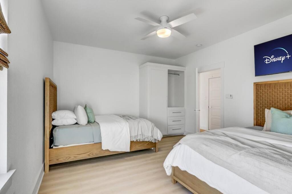 Walk To Beach, King Bed, Golf Cart, Sea The Light *